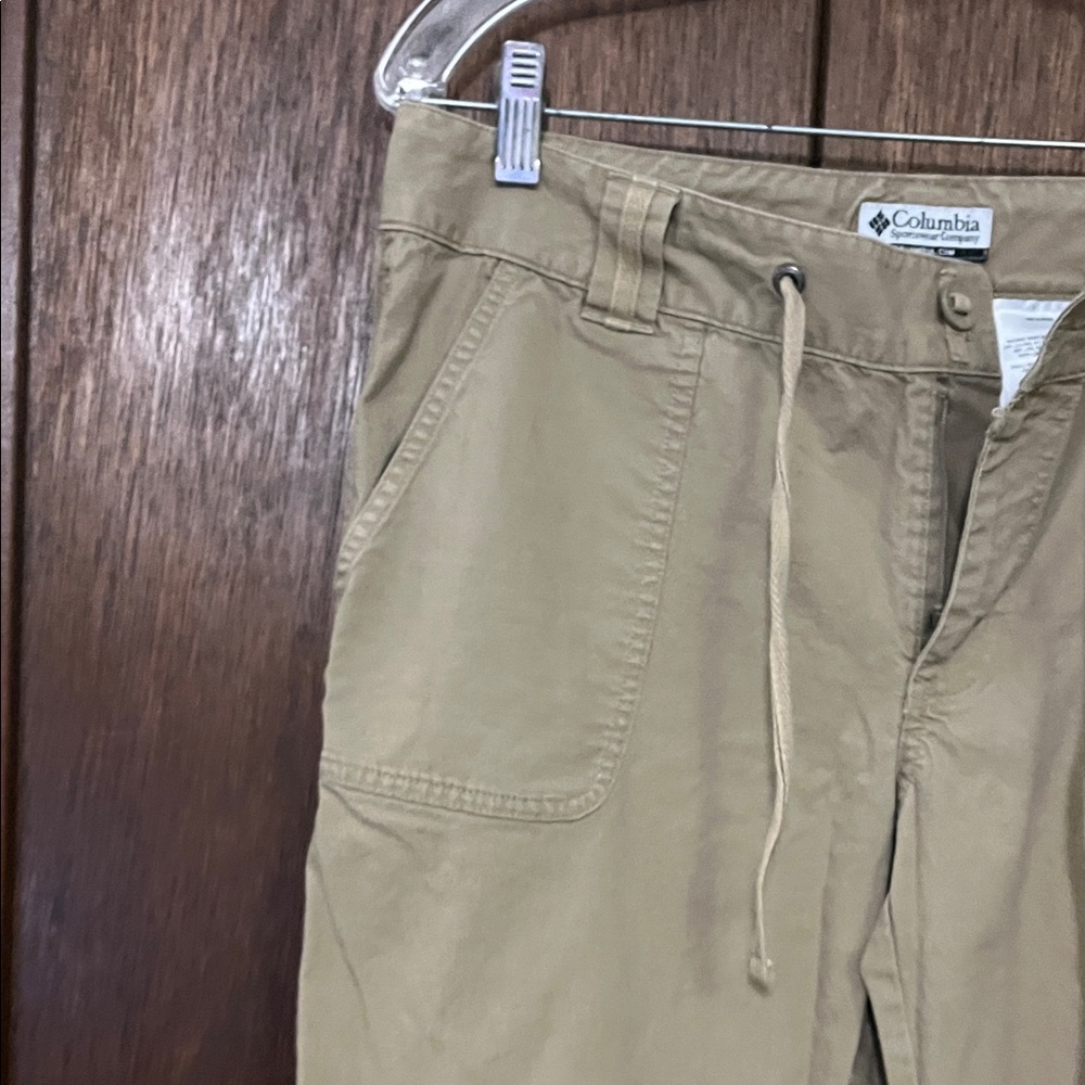 Columbia Women's Tan Cargo Pants/Capris 8 Regular - Picture 3 of 10
